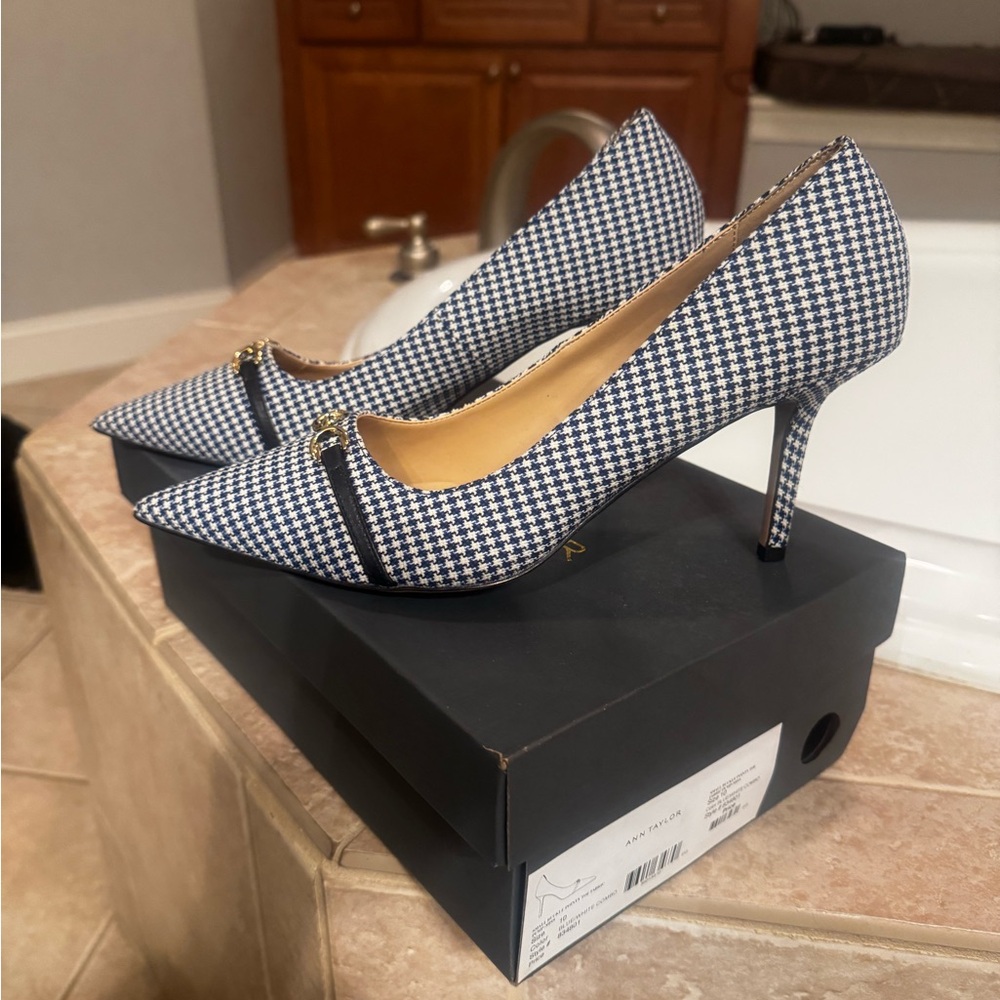 Ann Taylor Black and White Heels with Classic Pattern
